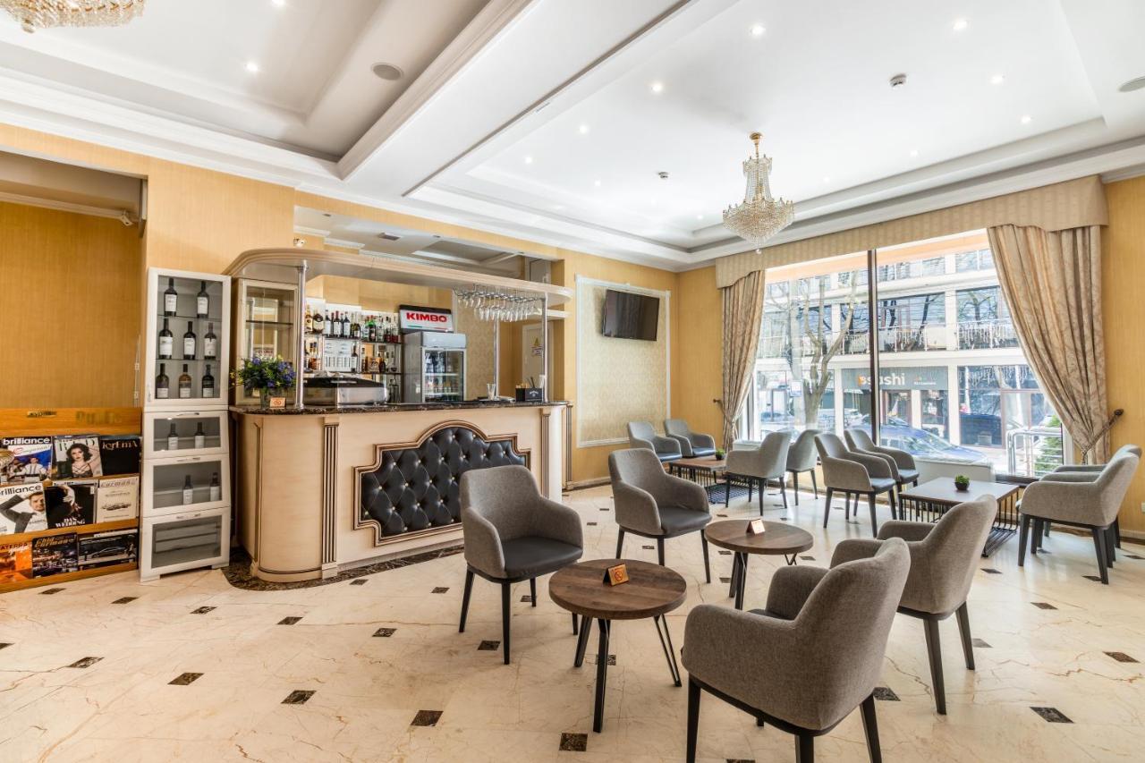 Regency Hotel Chişinǎu Buitenkant foto