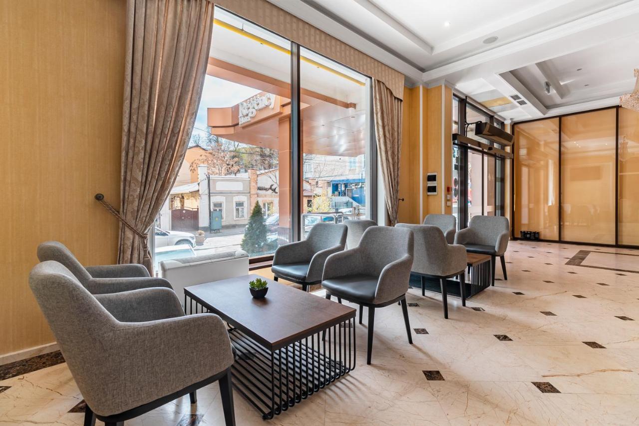 Regency Hotel Chişinǎu Buitenkant foto
