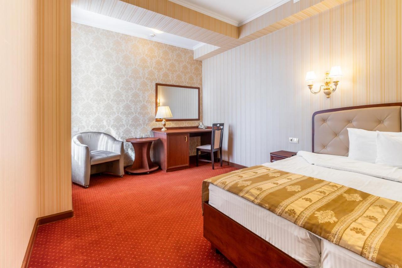 Regency Hotel Chişinǎu Buitenkant foto