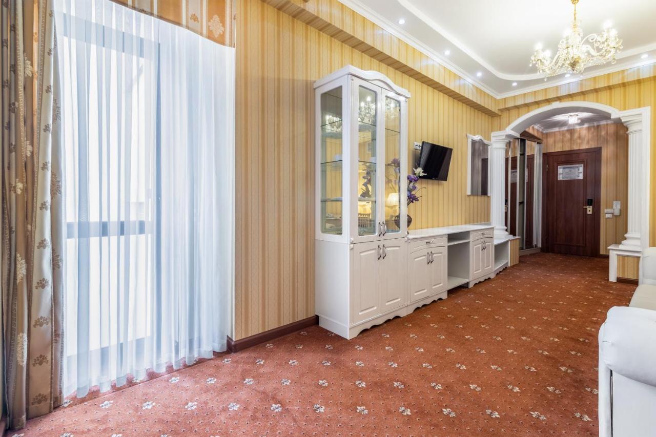 Regency Hotel Chişinǎu Buitenkant foto