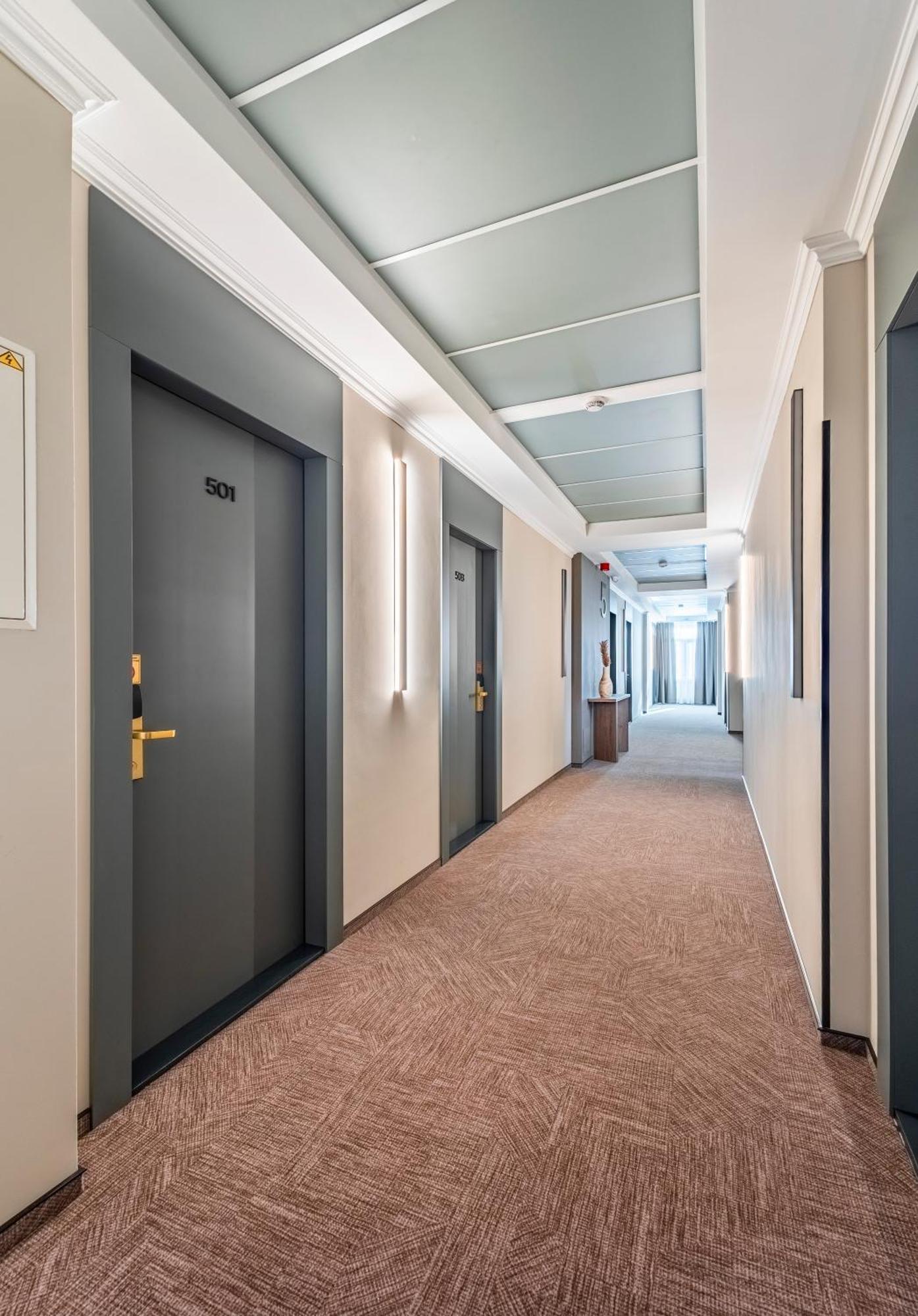Regency Hotel Chişinǎu Buitenkant foto
