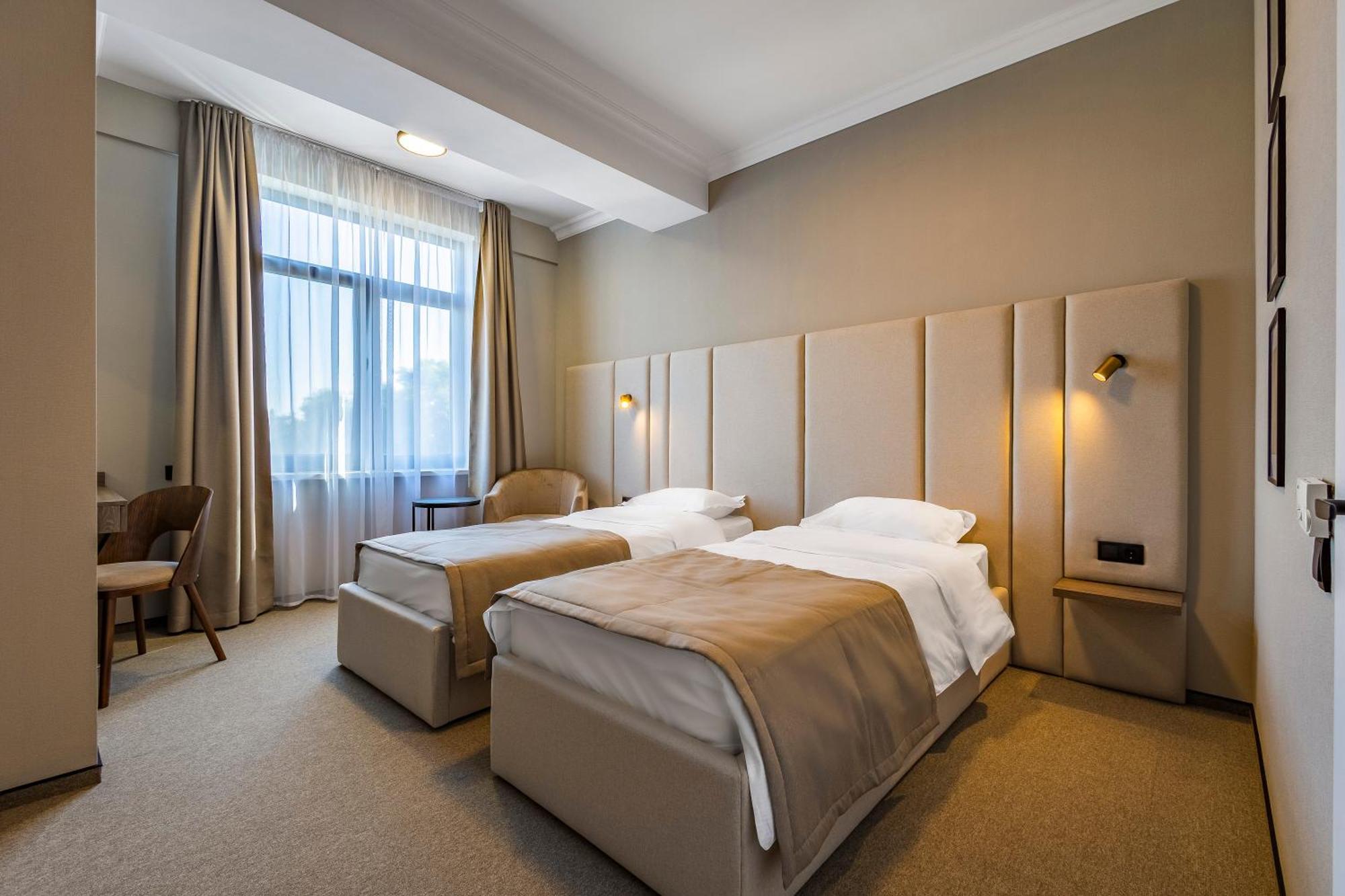 Regency Hotel Chişinǎu Buitenkant foto