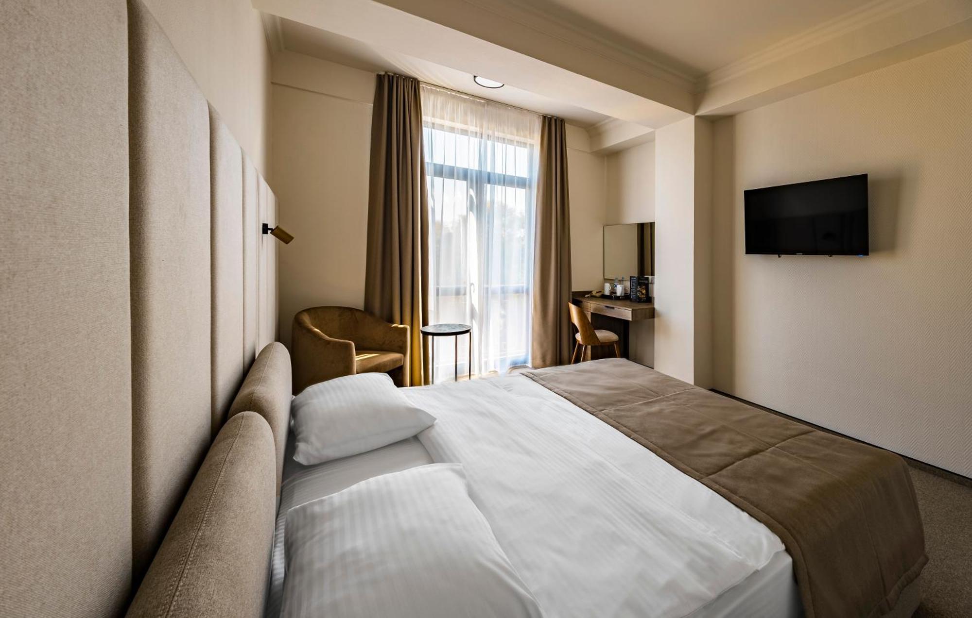 Regency Hotel Chişinǎu Buitenkant foto
