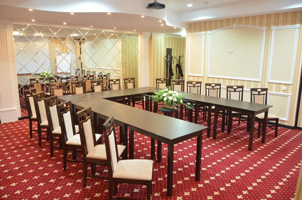 Regency Hotel Chişinǎu Buitenkant foto