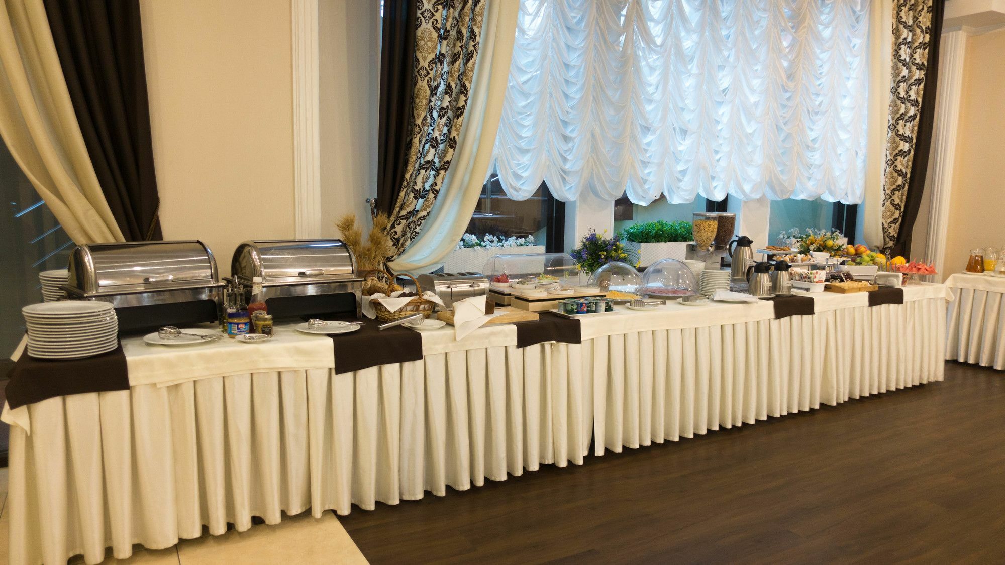 Regency Hotel Chişinǎu Buitenkant foto