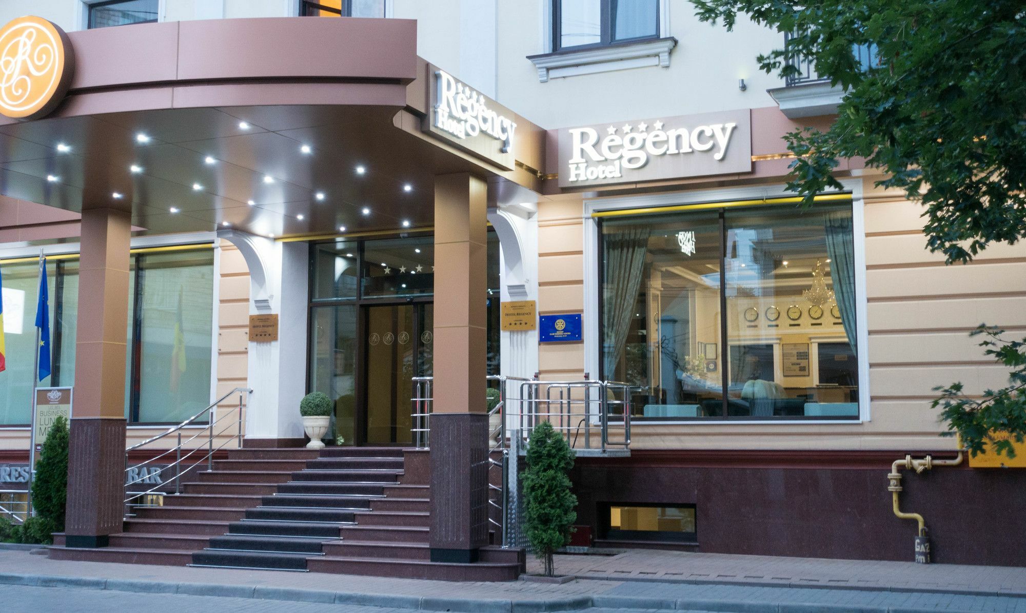 Regency Hotel Chişinǎu Buitenkant foto